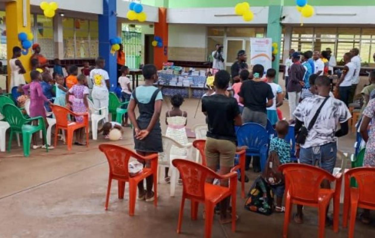 Village SOS d’Aboisso : Le rotary club offre un important lot de matériel scolaire
