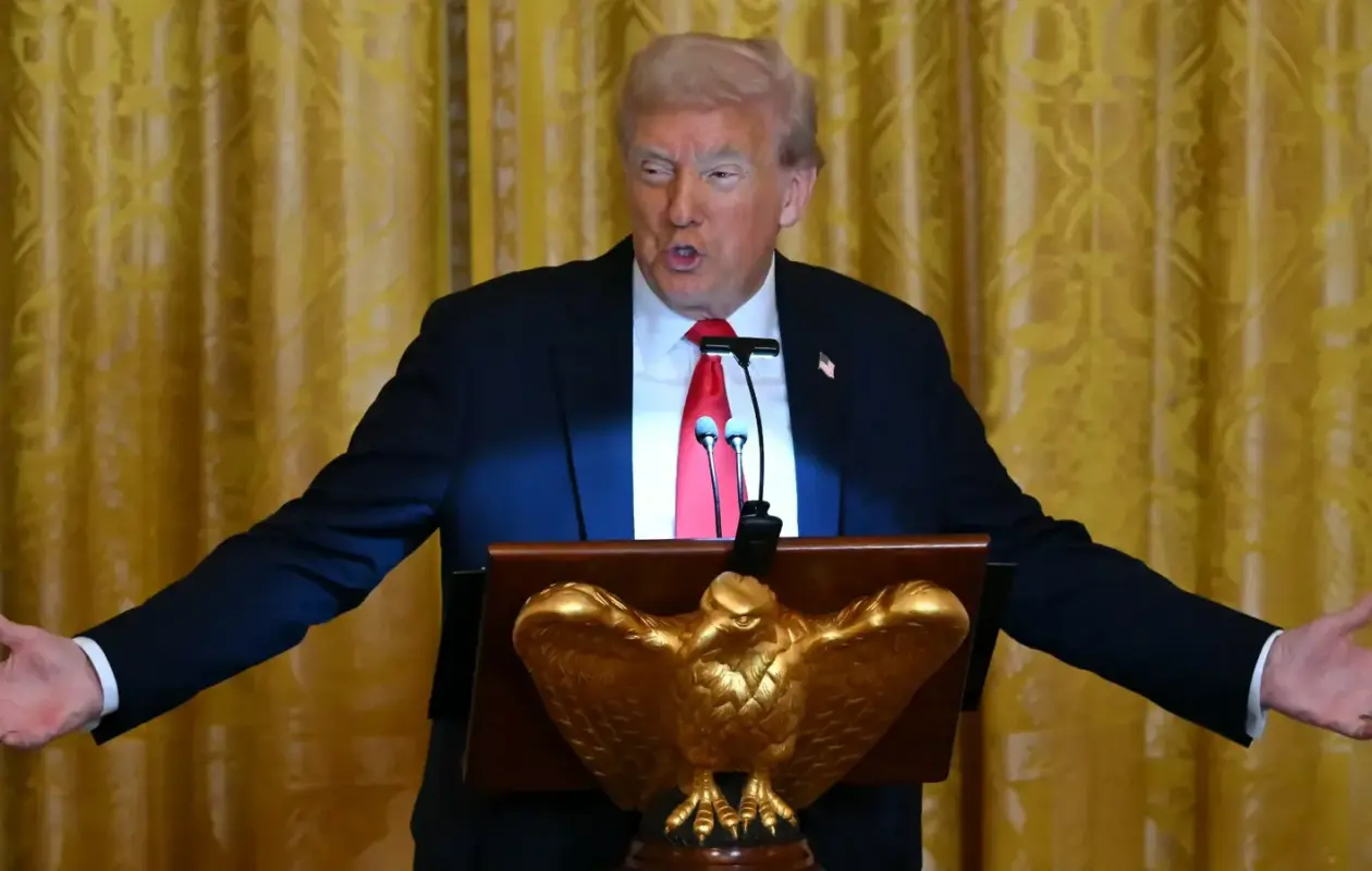 "J'ai arrêté huit guerres en huit mois": Donald Trump ironise sur le prix Nobel de la paix qui lui a échappé
