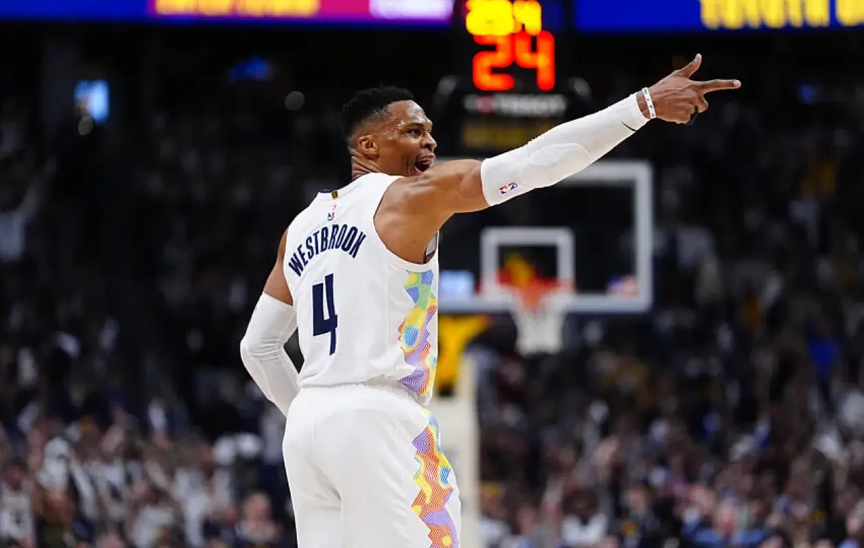 La superstar de NBA va débuter sa 18e saison sous les couleurs d’une nouvelle franchise.