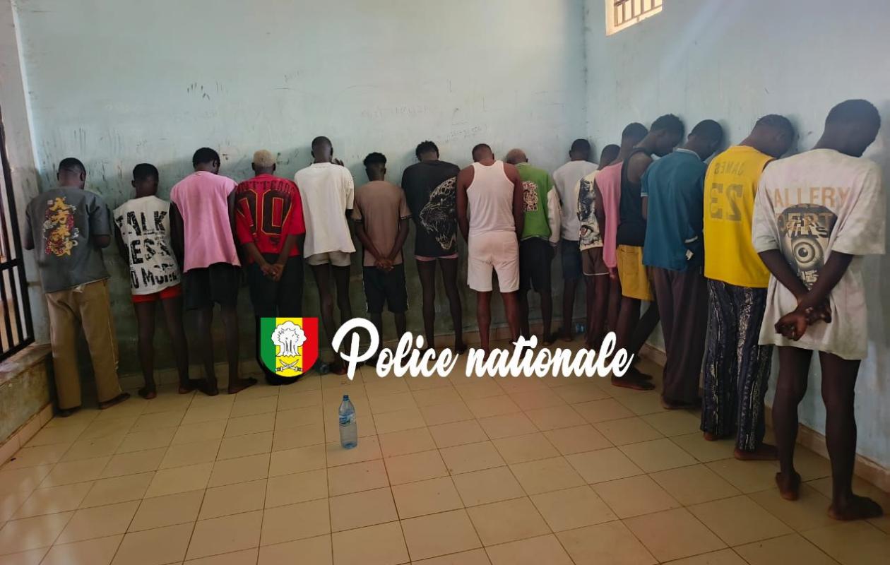 Senegal : seize homosexuels surpris en pleins ébats, ils sont footballeur, étudiant, commerçant, danseur… de 18 à 36 ans