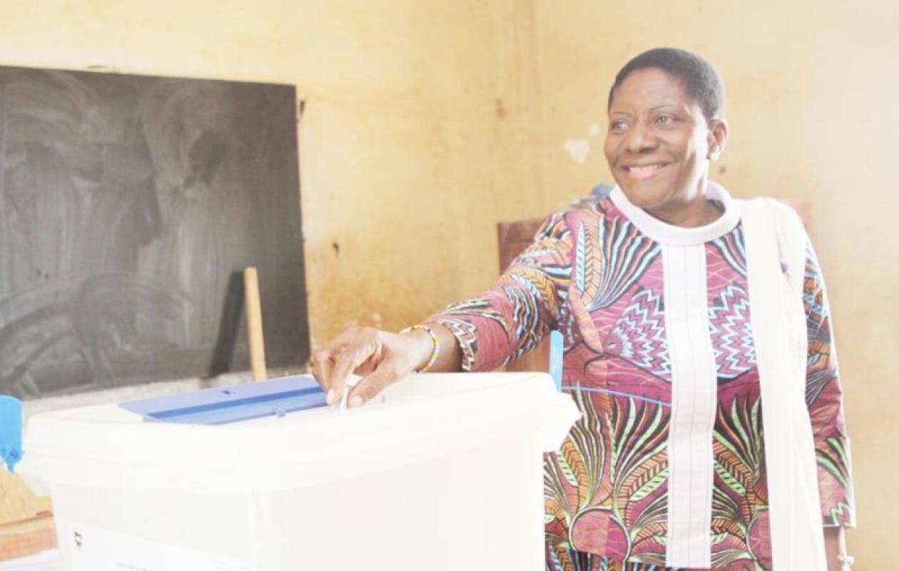 Présidentielle 2025 : Henriette Lagou accomplit son devoir civique à Daoukro