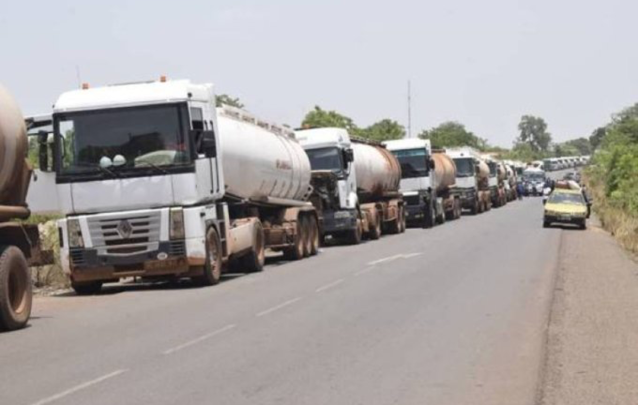 Mali : Un convoi de carburant ravitaille Bamako, l’espoir renaît