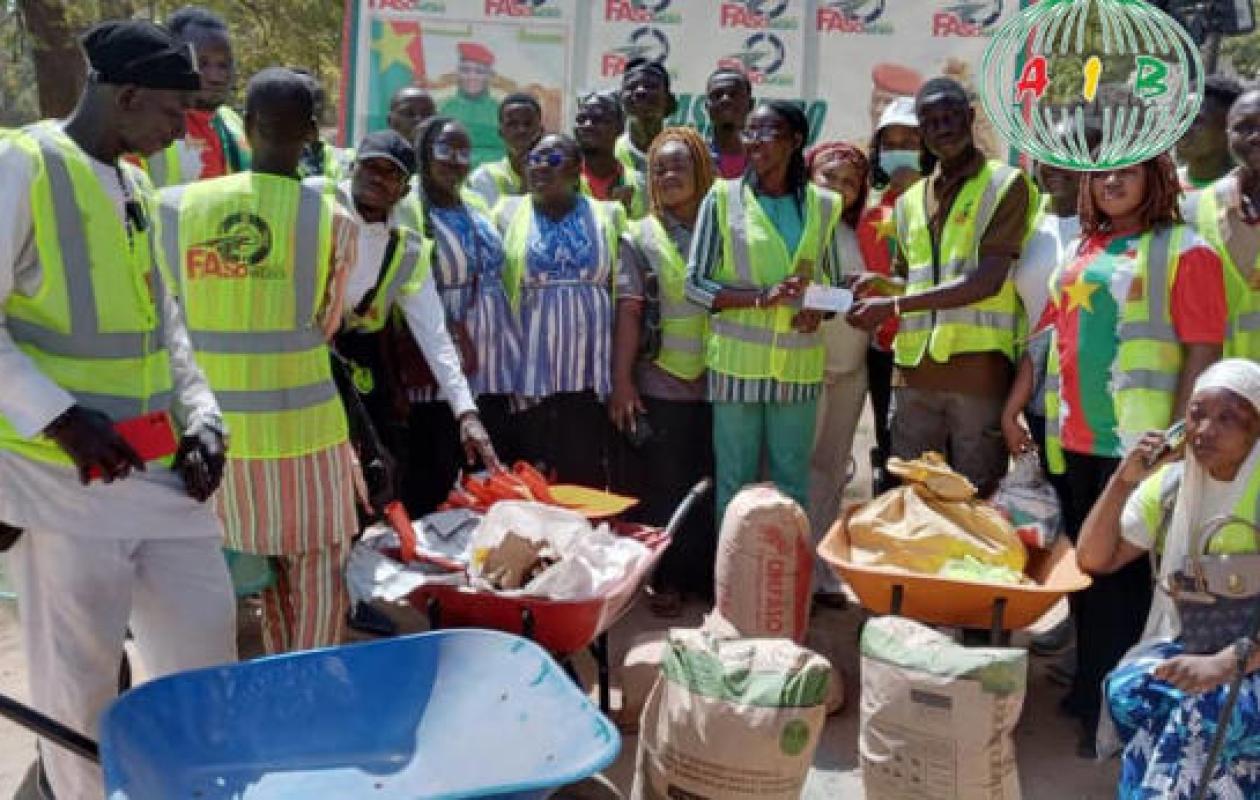 Burkina: La société Faso agency soutient l'initiative présidentielle Faso Mêbo par un don de matériel et de vivres