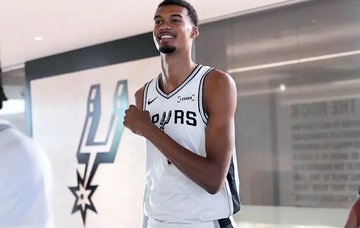 Wembanyama, géant d'argent : San Antonio décroche sa troisième victoire, les Nets impuissants