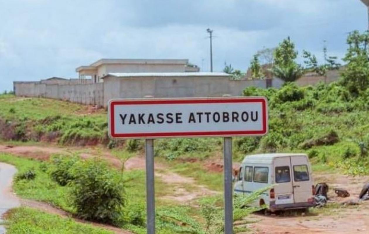 Côte d’Ivoire : Un enseignant perd tragiquement la vie dans un accident à Yakassé-Attobrou