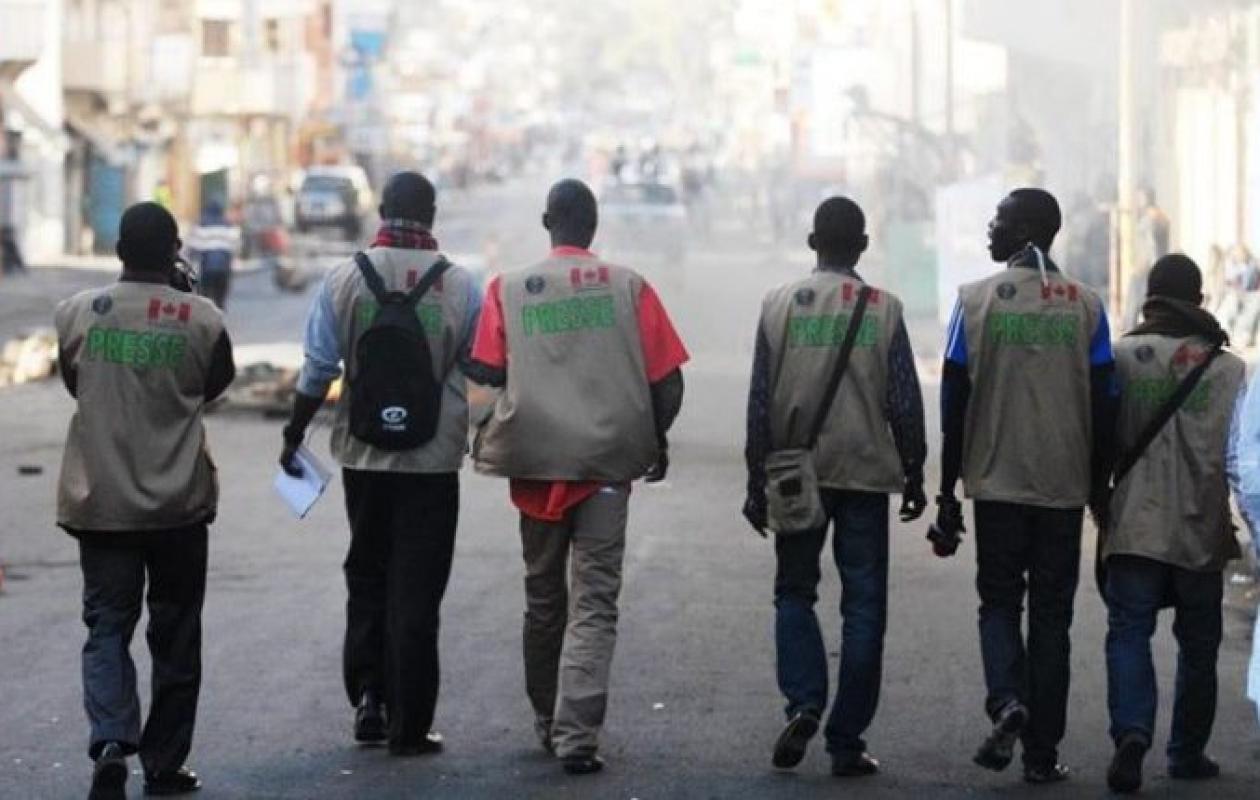 Passion contre précarité: les jeunes reporters fuient la presse sénégalaise en ruines
