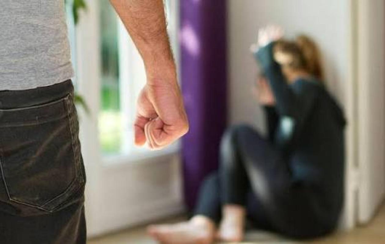 Une jeune fille de 21 ans séquestrée dans un appartement : elle est sauvée par un client