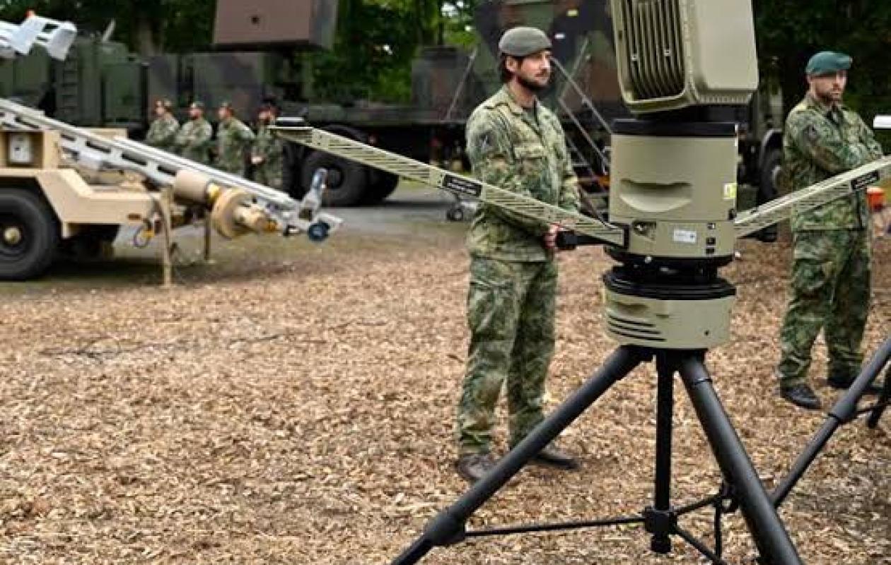 Défense: la Pologne annonce bâtir son propre mur anti-drones