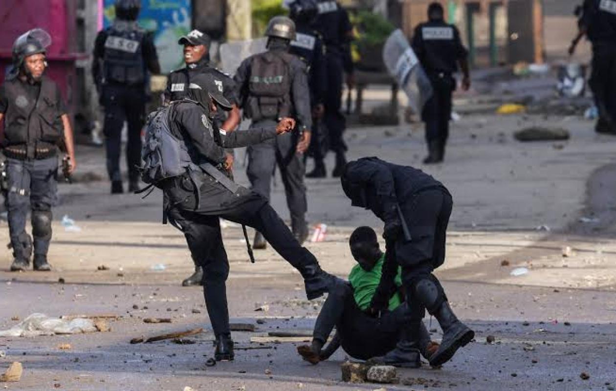 Cameroun: Issa Tchiroma Bakary donne «48 heures» aux autorités pour libérer les détenus arrêtés après la présidentielle