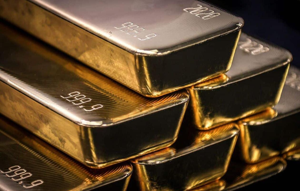 Valeur de 800 000$: il trouve des lingots d’or en installant sa piscine creusée