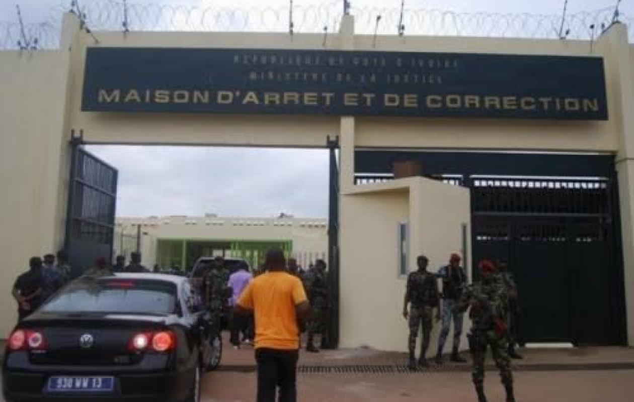 Scandale à la prison d'Abidjan : Un détenu connu pour ses fuites s'échappe encore.