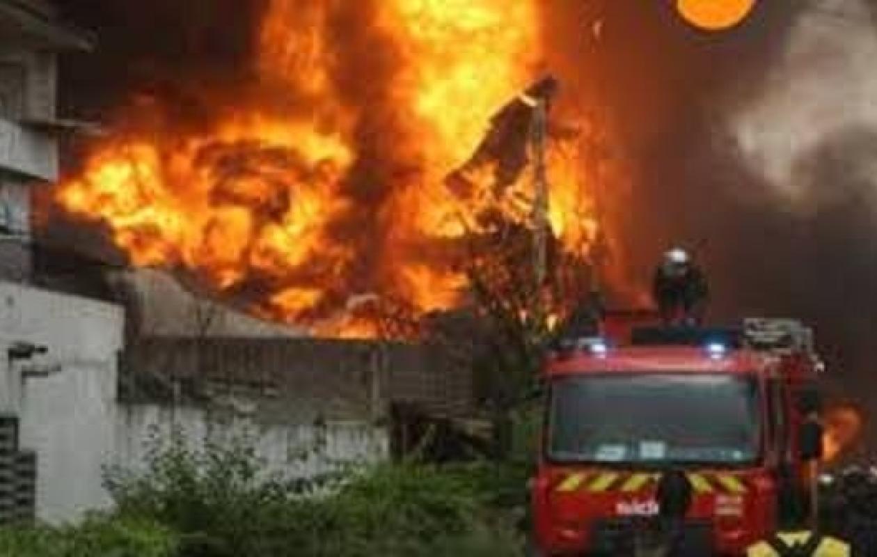 Drame à Yopougon : un incendie nocturne décime une famille entière