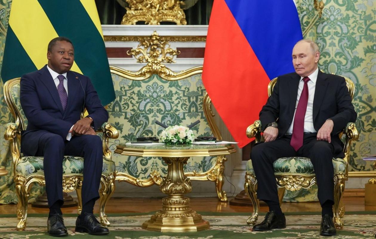 Coopération Stratégique Renforcée : Échanges Fructueux entre les Présidents Poutine et Gnassingbé au Kremlin