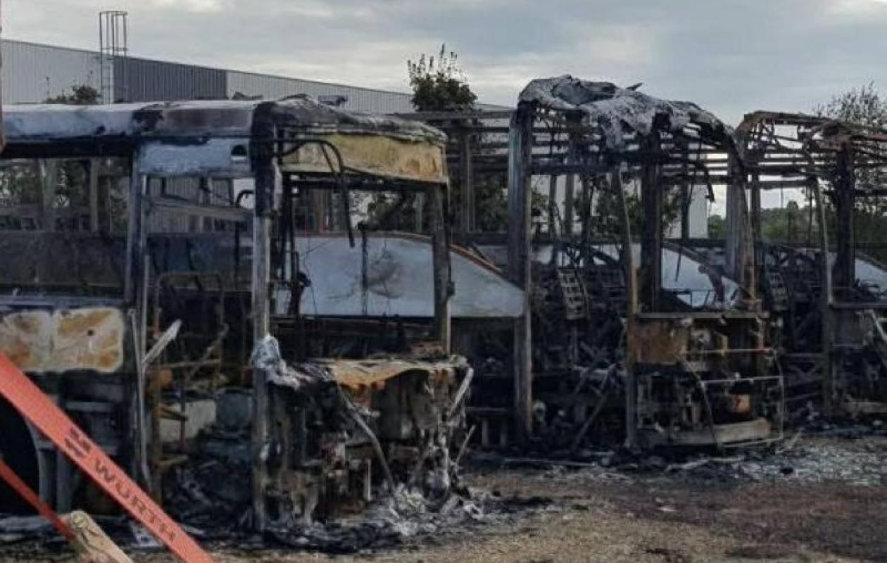 Incendie Dévastateur au Dépôt SOTRA d'Abobo : 19 Autobus Réduits en Cendres, une Enquête Immédiatement Ouverte