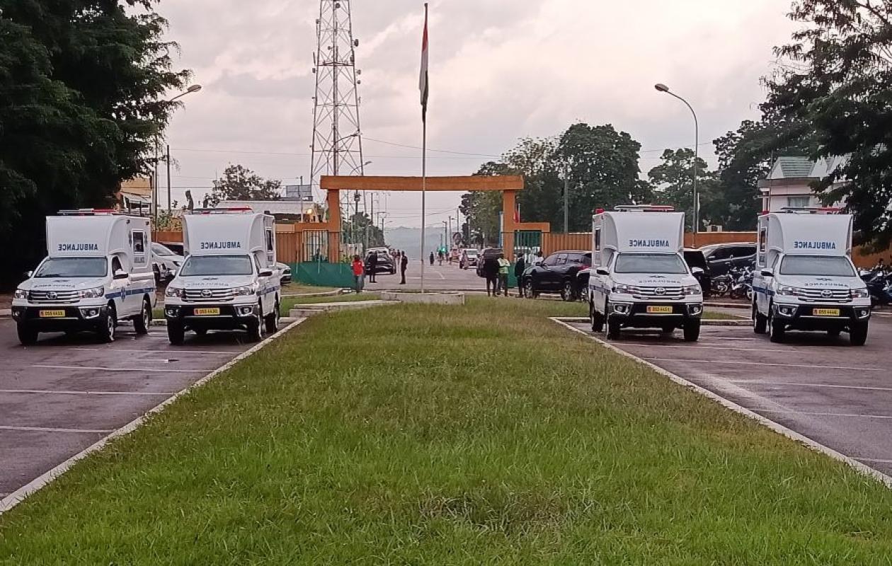 Dimbokro : Le Maire Adama Coulibaly Renforce le Système de Santé avec Quatre Ambulances