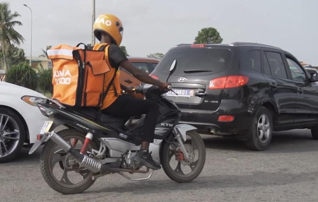 Côte d’Ivoire : le gouvernement lance une réforme majeure du secteur de la livraison de petits colis, avec La Poste comme acteur central