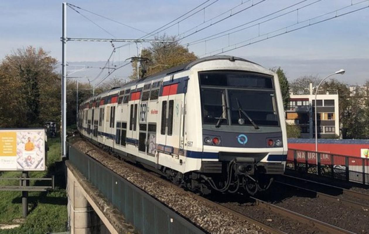 Un passager reçoit gratuitement un coup de couteau au visage dans le RER alors qu’il s’était endormi