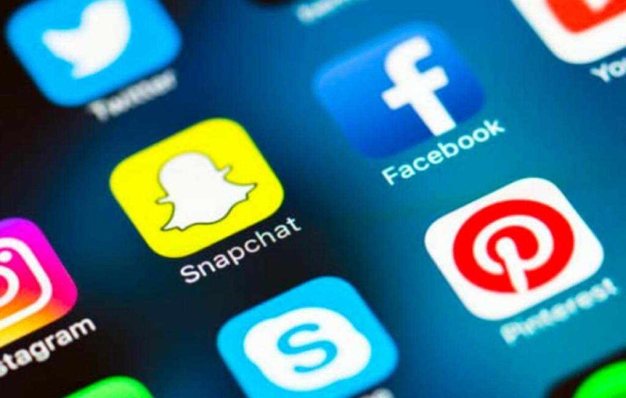 France/Réseaux sociaux et mineurs : La loi "Attal" fait peau neuve pour contourner les obstacles juridiques