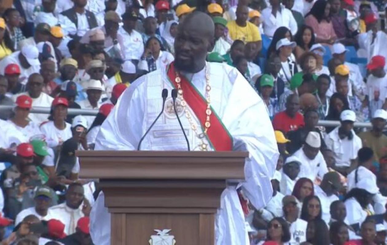 Guinée : Mamadi Doumbouya officiellement investi président devant une forte délégation internationale