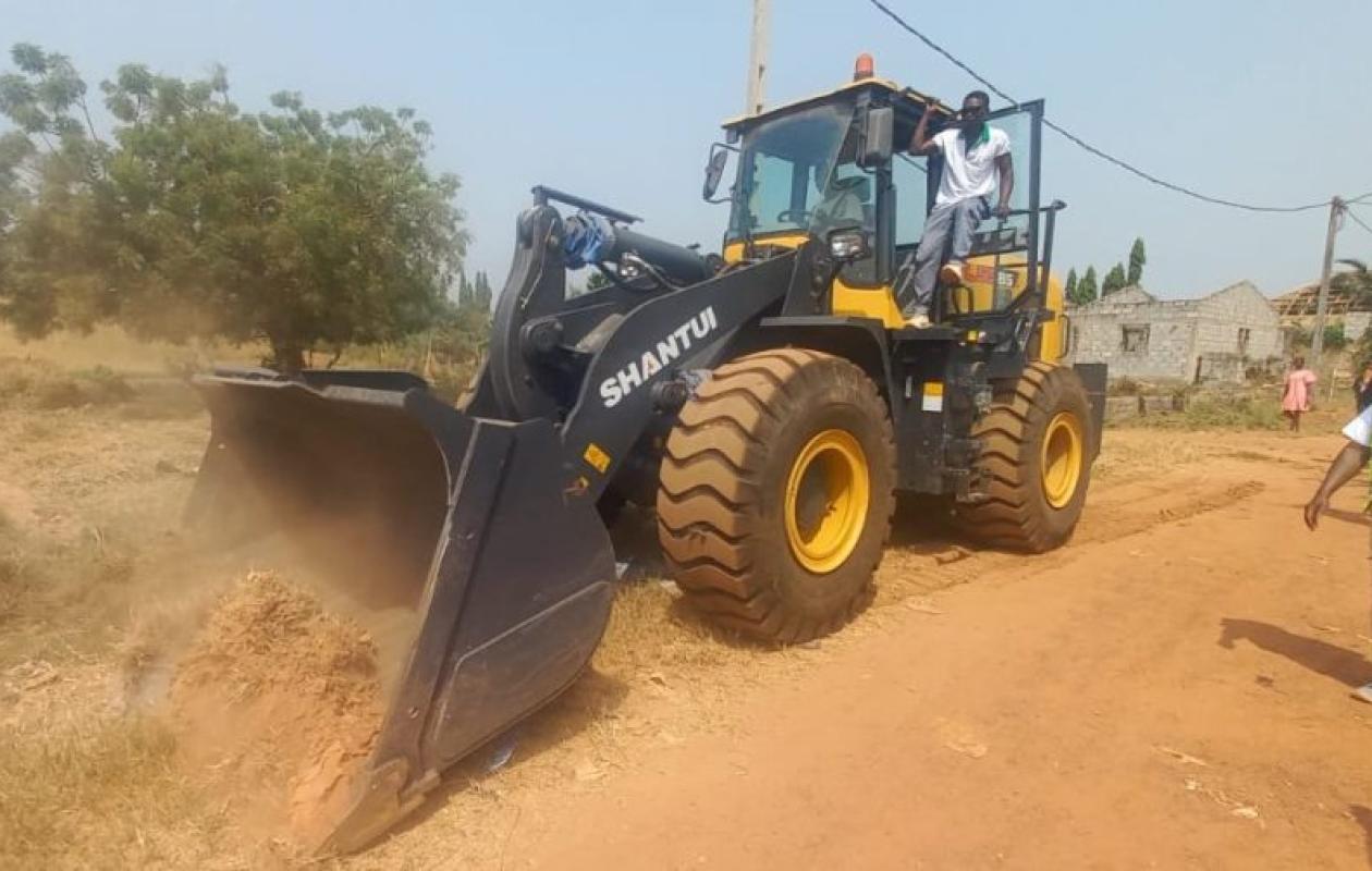 Daoukro change de visage : le maire Djè Koffi Aubin lance de vastes travaux de reprofilage des voies