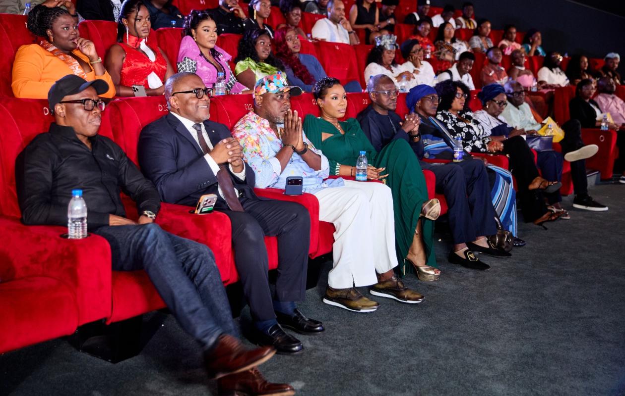 Cinéma : la série Les Nounous dévoile sa saison 2 en avant-première à Pathé