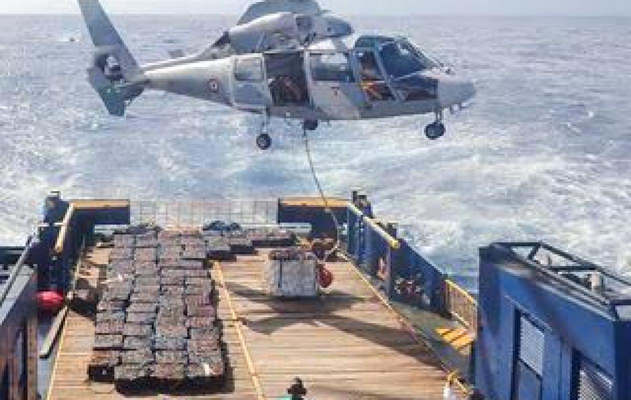 Les cinq tonnes de cocaïne saisies, puis détruites en mer