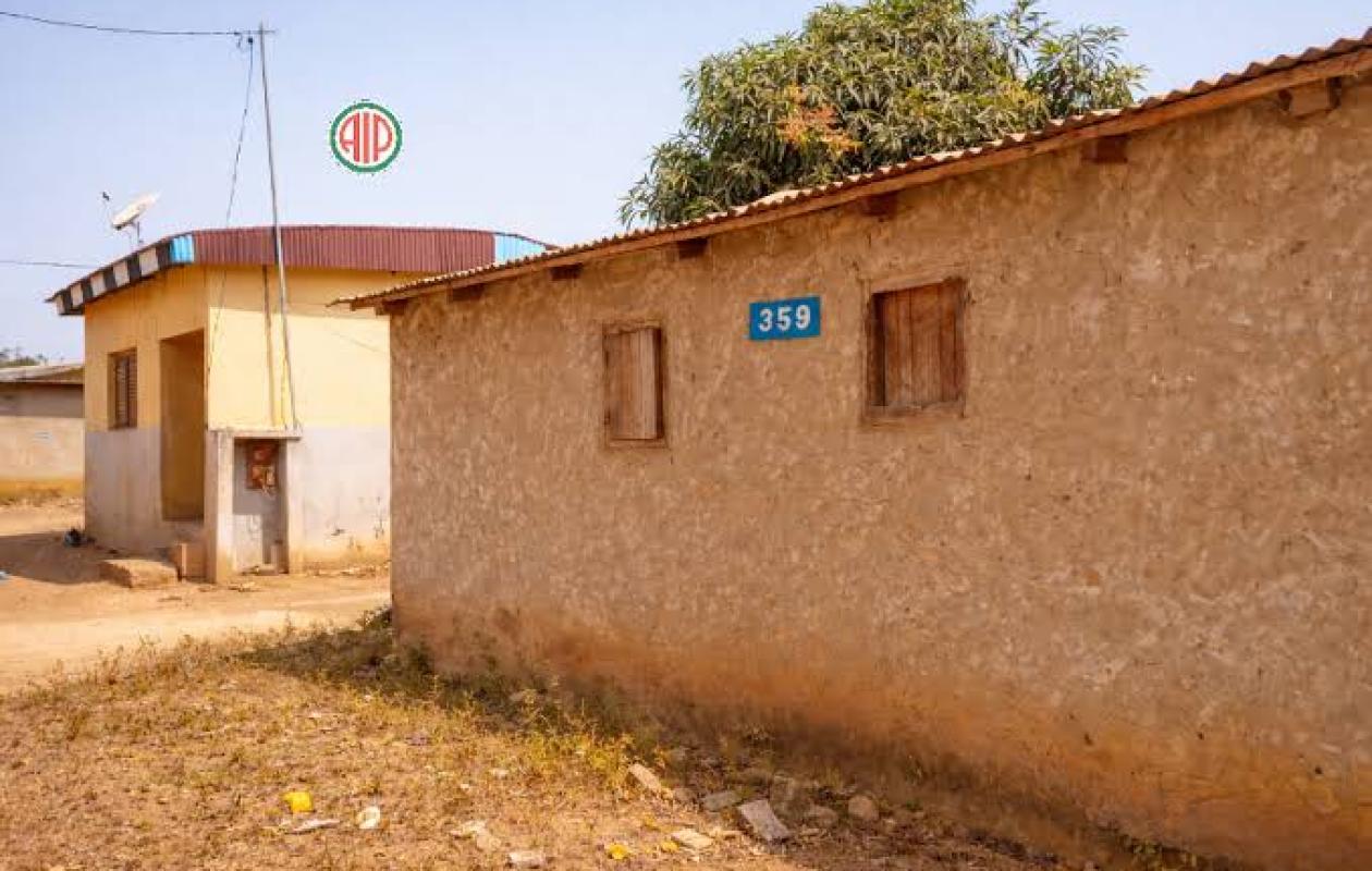 Banabo se dote d’adresses : rues nommées et maisons numérotées