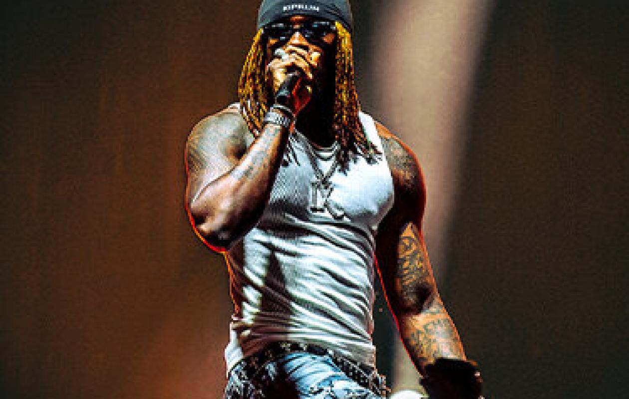 Zénith de Paris : Himra fait sensation  et décroche son 1er disque d’or Snep