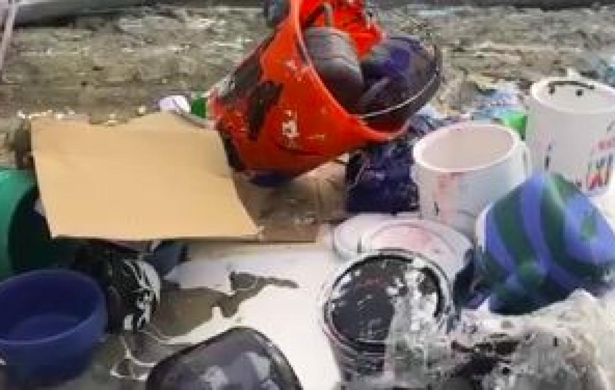 Carrefour Indenié : un gros camion se renverse après une défaillance de freinage