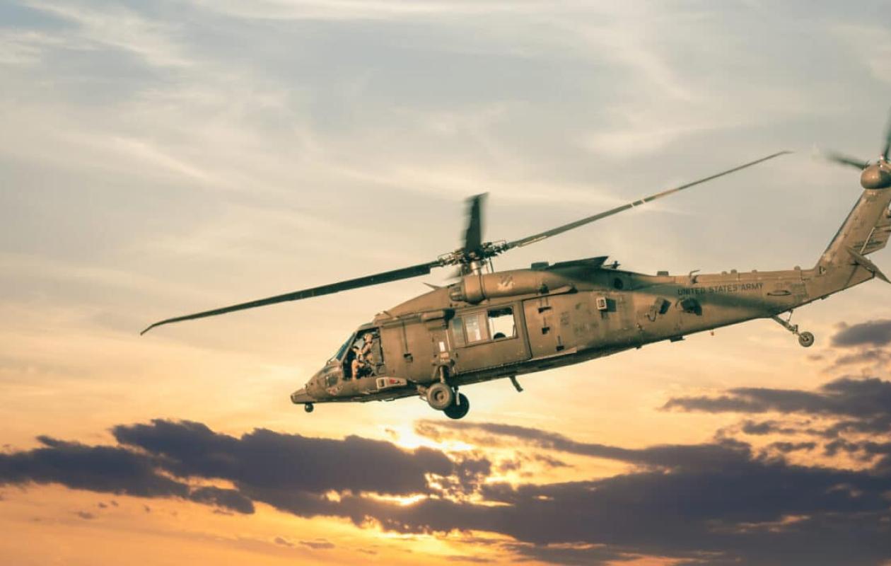 Les États-Unis frappent fort : 32 hélicoptères dans le ciel, un record militaire