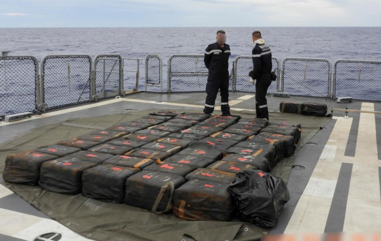 Plus de quatre tonnes de cocaïne saisies en Polynésie française par la marine nationale