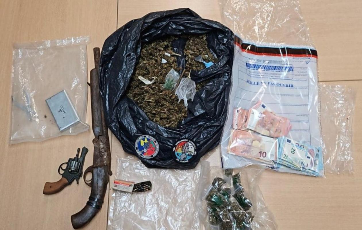 Moule : quand un simple contrôle routier révèle armes, drogue et argent liquide