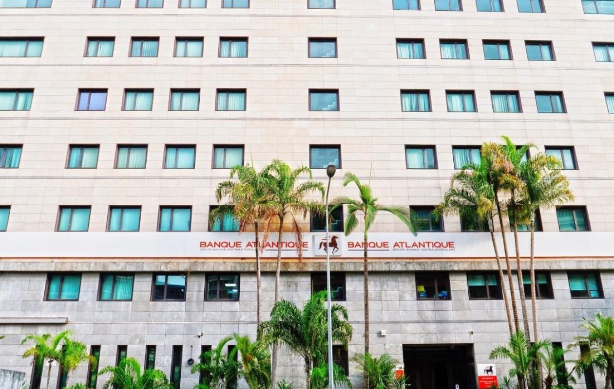 Fraude à la Banque Atlantique : 7 ans de prison requis contre un agent du service juridique