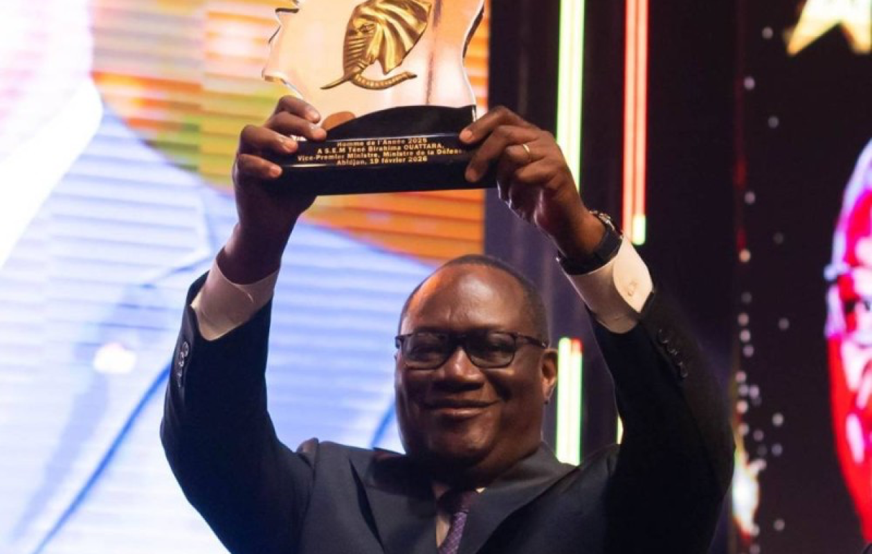 Téné Birahima Ouattara consacre son prix 2025 aux militaires et forces de l’ordre
