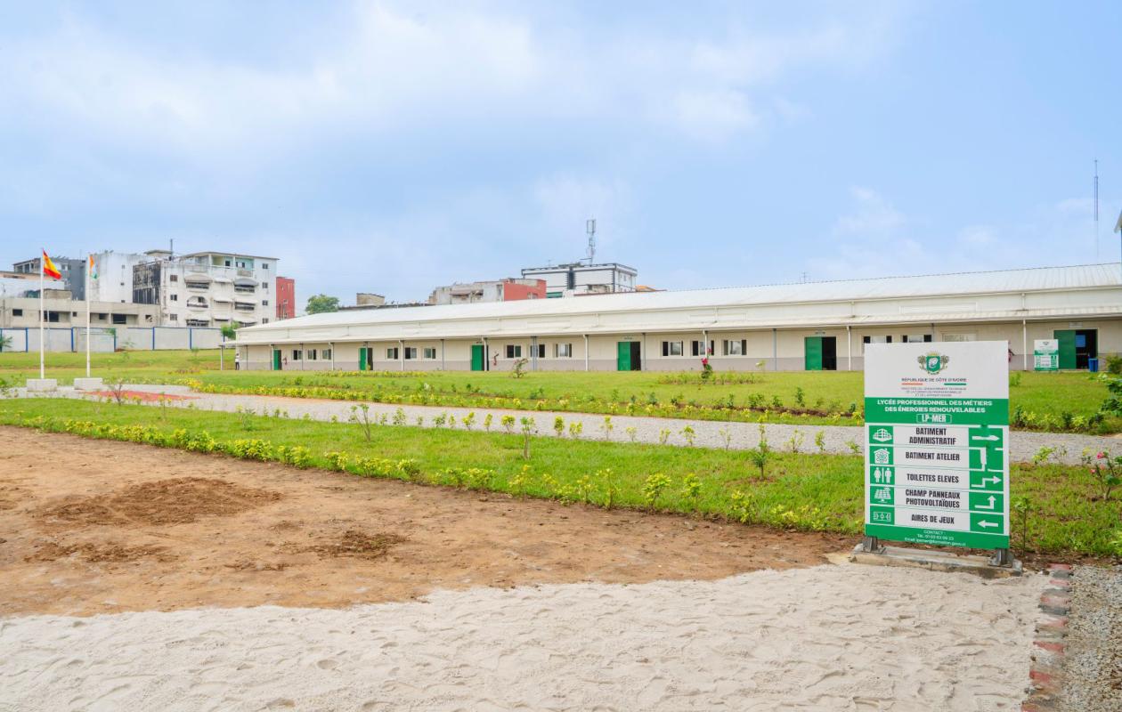 Yopougon : Inauguration d’un lycée professionnel dédié aux énergies renouvelables, un investissement de 6,7 milliards FCFA pour former les talents de demain