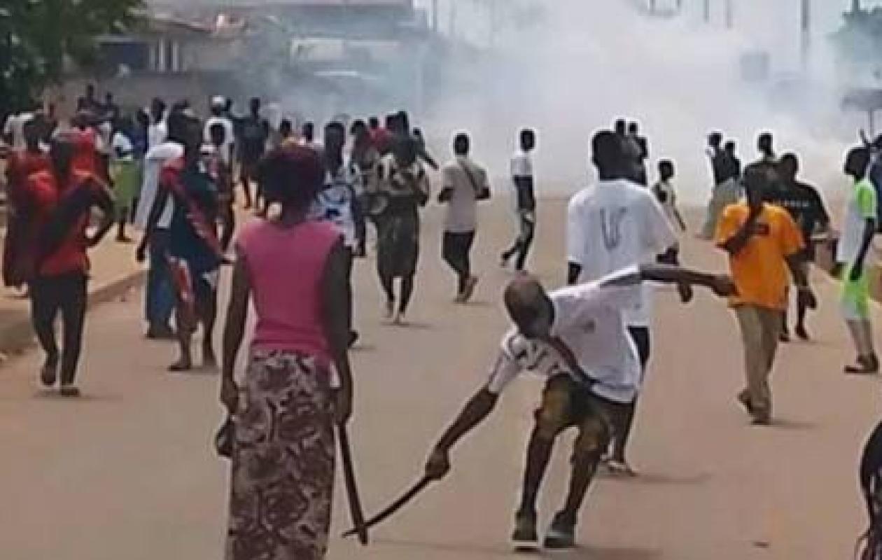 Violences communautaires à Bagohouo : 26 maisons incendiées après la mort d’un jeune homme