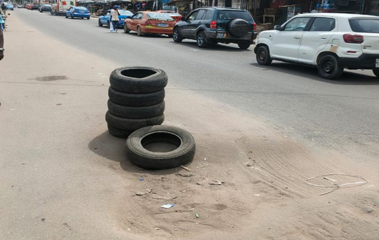 Yopougon : un affaissement spectaculaire de la chaussée à Port-Bouët 2 fait craindre le pire