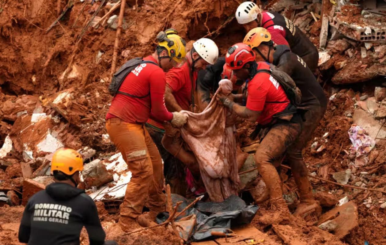 Brésil : au moins 36 morts et 33 disparus après des pluies torrentielles dévastatrices dans le Minas Gerais