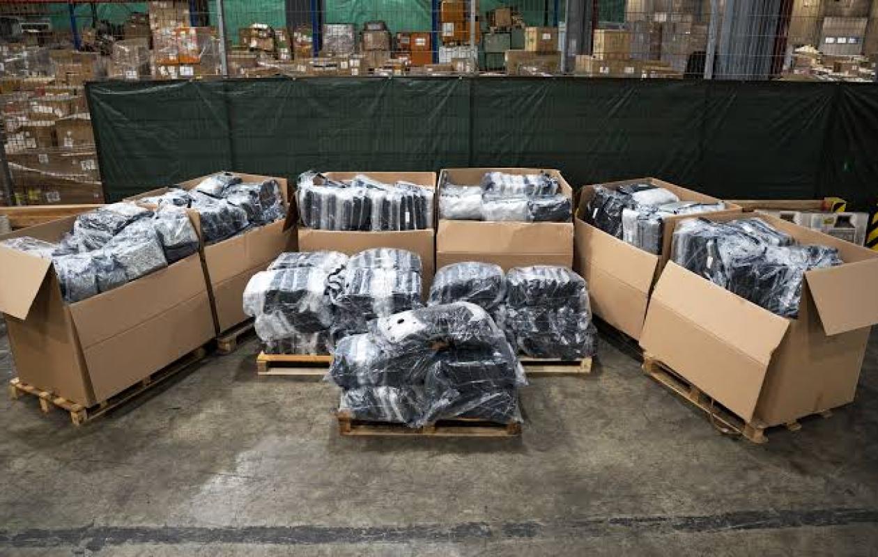Record de saisies pour les douanes : 748 kg de cannabis, 130 kg de cocaïne, plus de 70 kg de tabac et 5.000 cartouches de contrebande