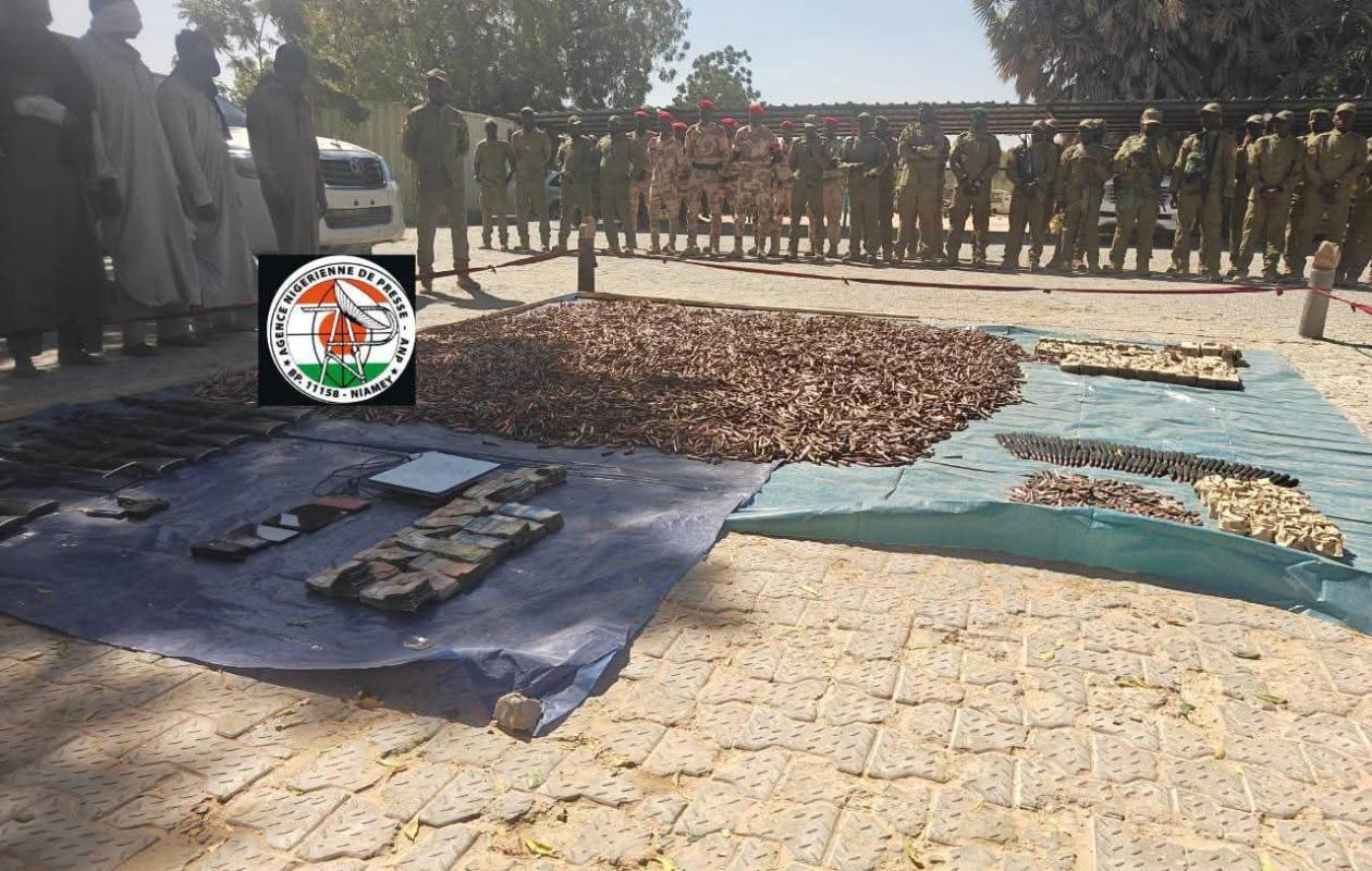 Niger : vaste coup de filet à Diffa, plus de 47 000 cartouches et un impressionnant arsenal récupérés par les FDS
