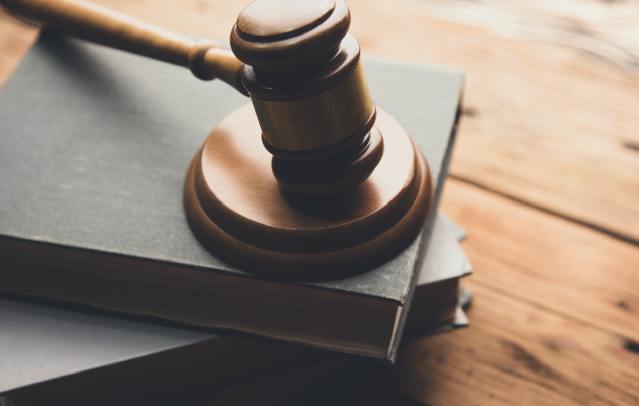 Prison ferme pour trois médecins accusés de la mort d'une femme suite au refus de l'avorter