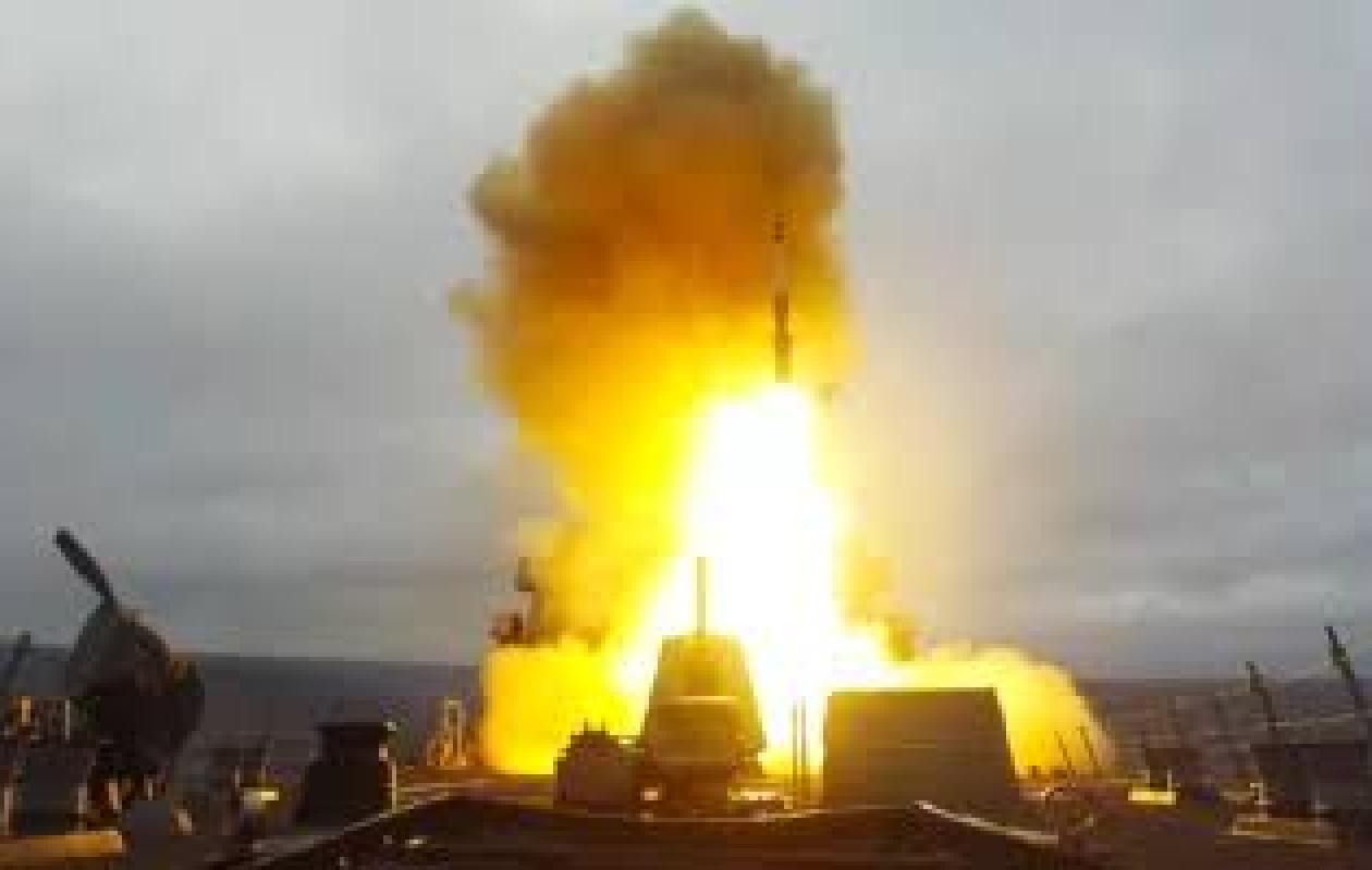 UNE OFFENSIVE MASSIVE À DISTANCE RÉVÈLE LA PUISSANCE RÉELLE DE L’ARSENAL MILITAIRE AMÉRICAIN