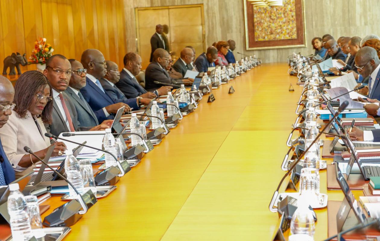 Cherté des loyers et délestages : les explications du gouvernement