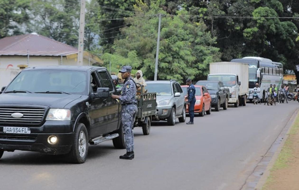 Incivisme routier à Man : casque obligatoire et documents exigés lors d’une vaste opération de contrôle