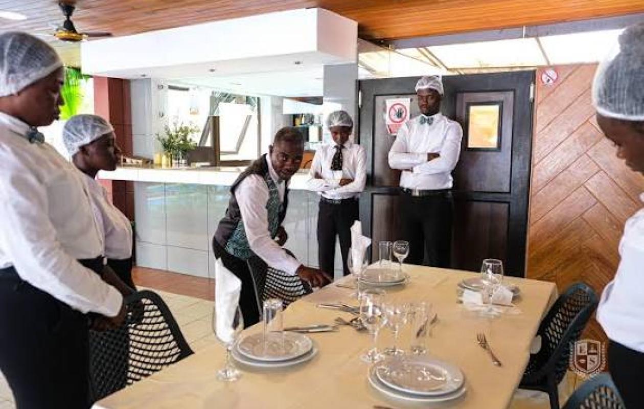 Employabilité des jeunes : la CCI-CI et l’Italie lancent un programme de formation pour 240 jeunes dans l’hôtellerie-restauration