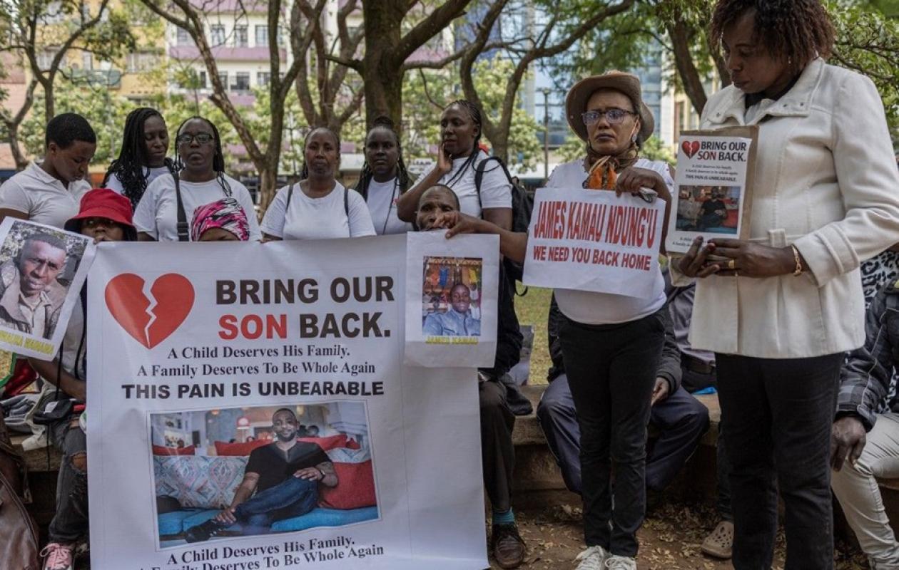 Kenya : des familles dans la rue à Nairobi pour réclamer des nouvelles de leurs proches envoyés en Russie