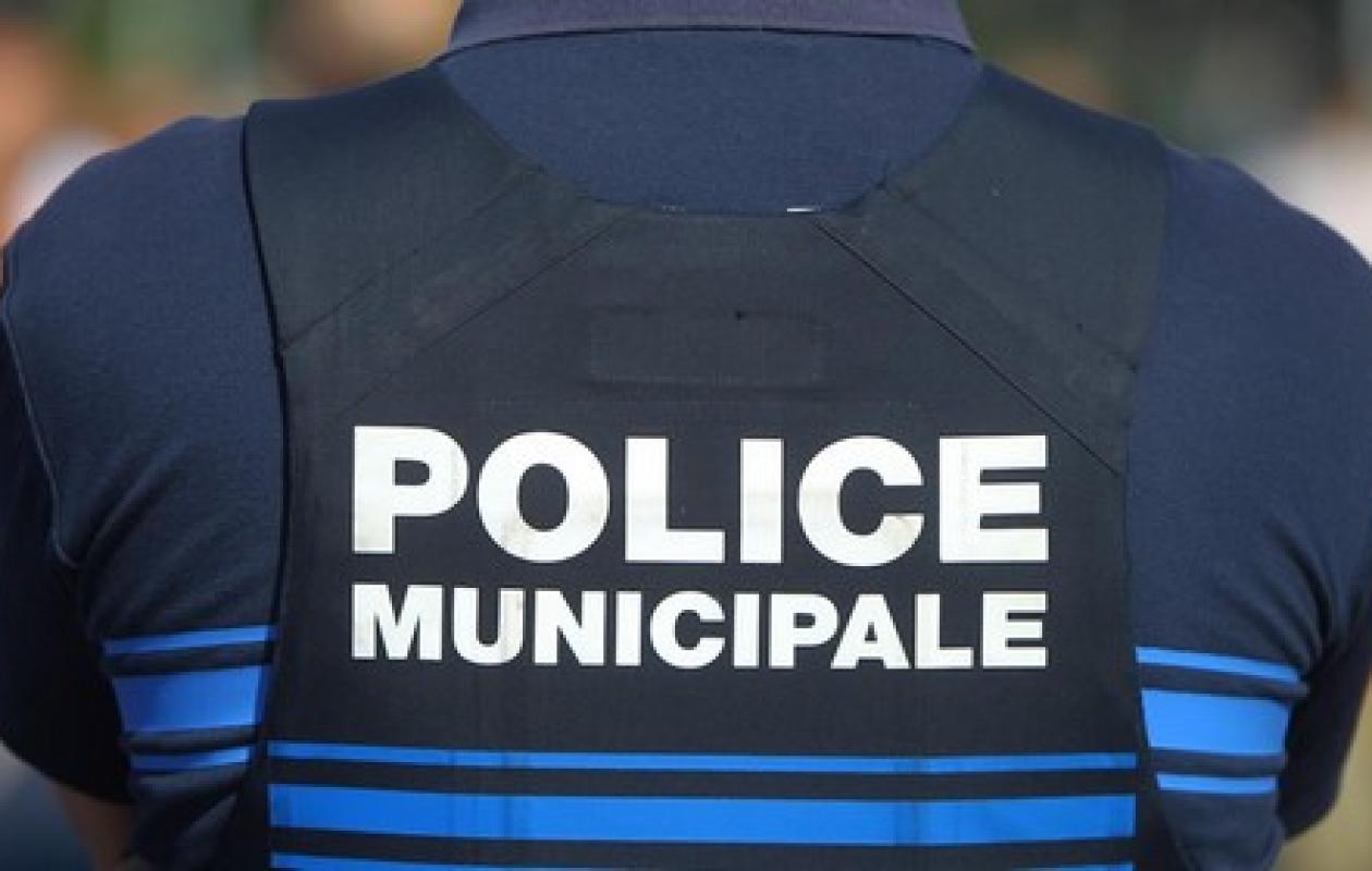 Villiers-sur-Marne : le corps nu et ensanglanté d'une femme de 35 ans découvert dans son lit