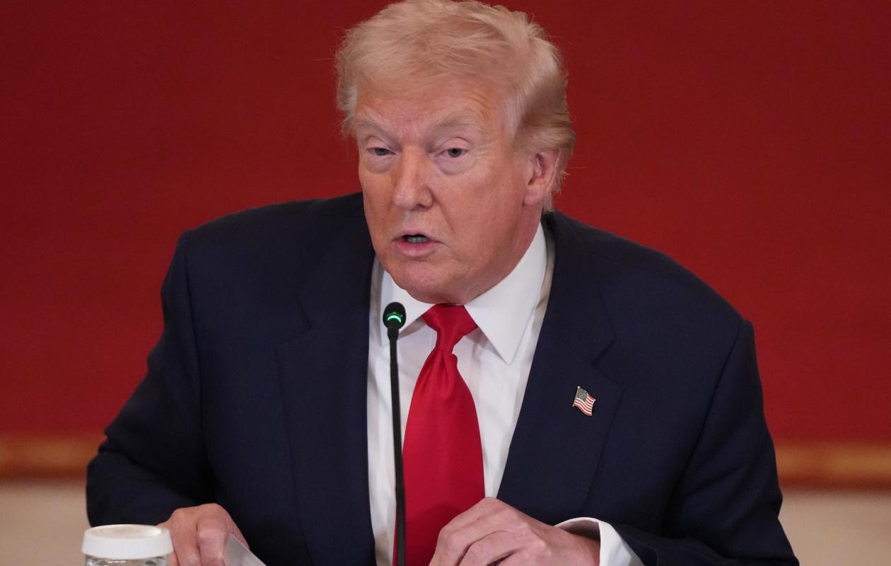 Tensions au Moyen-Orient : Donald Trump menace l’Iran de frappes « très dures »