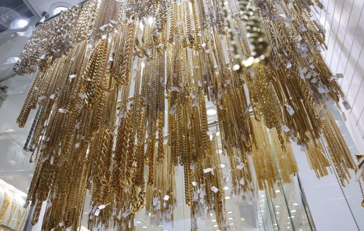 Le Ghana envisage de détourner son raffinage dor artisanal face aux perturbations des vols vers Dubaï