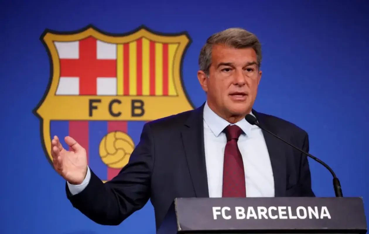 Barça : Laporta tacle Xavi et fait des révélations sur Messi